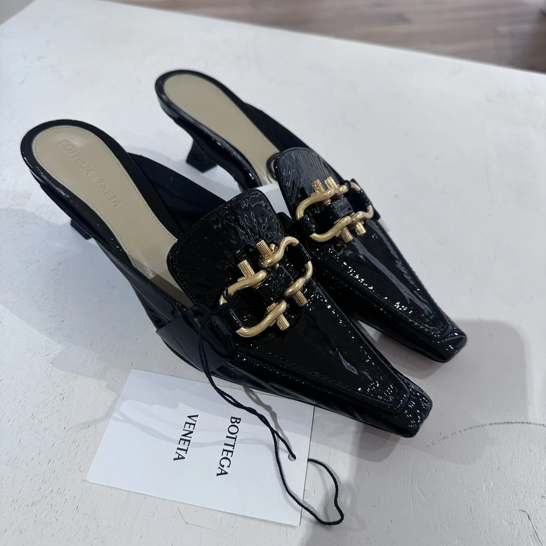 全新未使用 BOTTEGA VENETA/葆蝶家 黑色包头女巫鞋