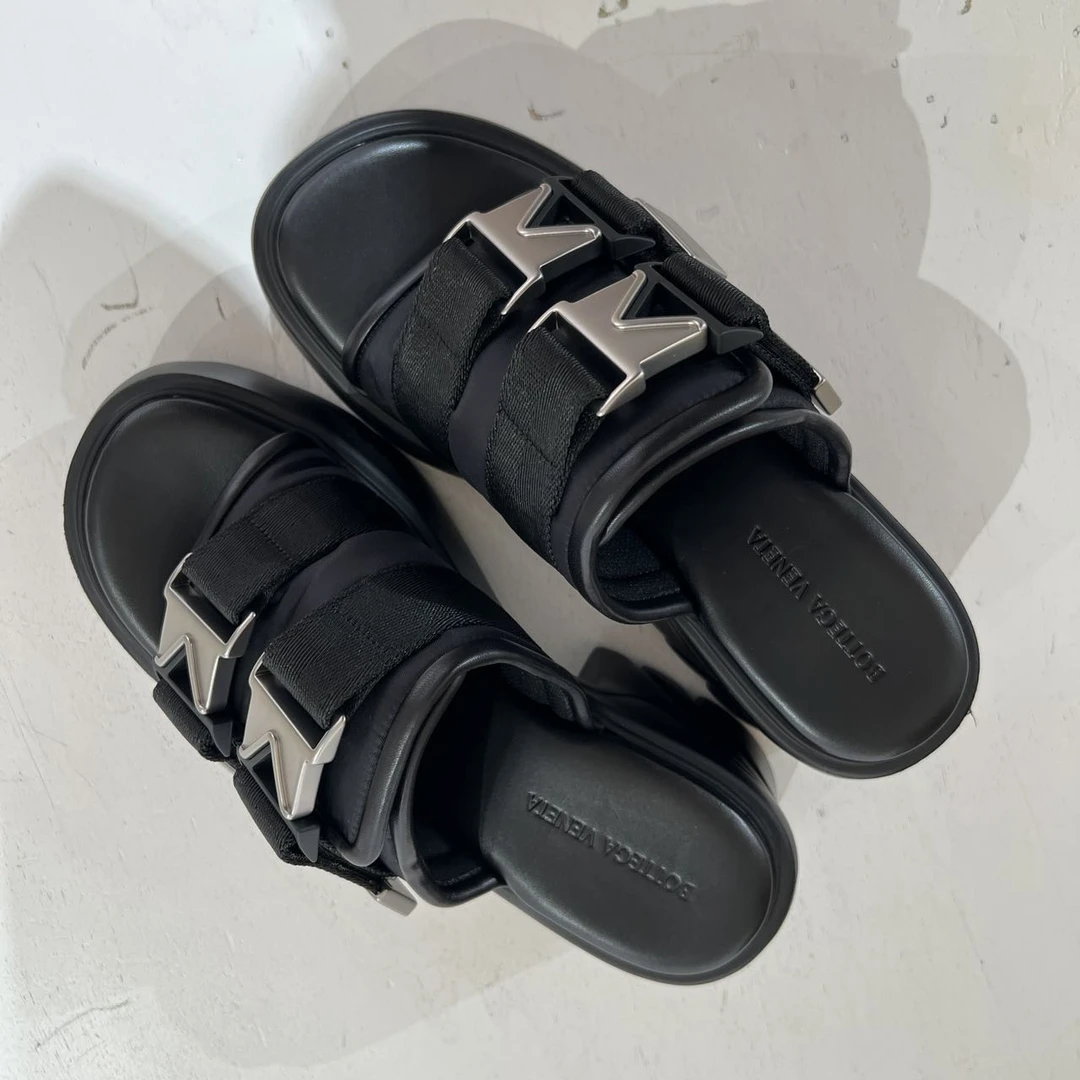 全新未使用 BOTTEGA VENETA/葆蝶家 凉鞋黑色厚底时尚女鞋休闲