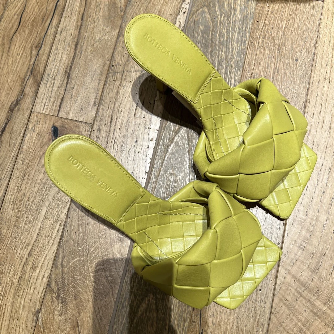 全新未使用 BOTTEGA VENETA/葆蝶家 气质编织仙女凉拖鞋 牛油果绿
