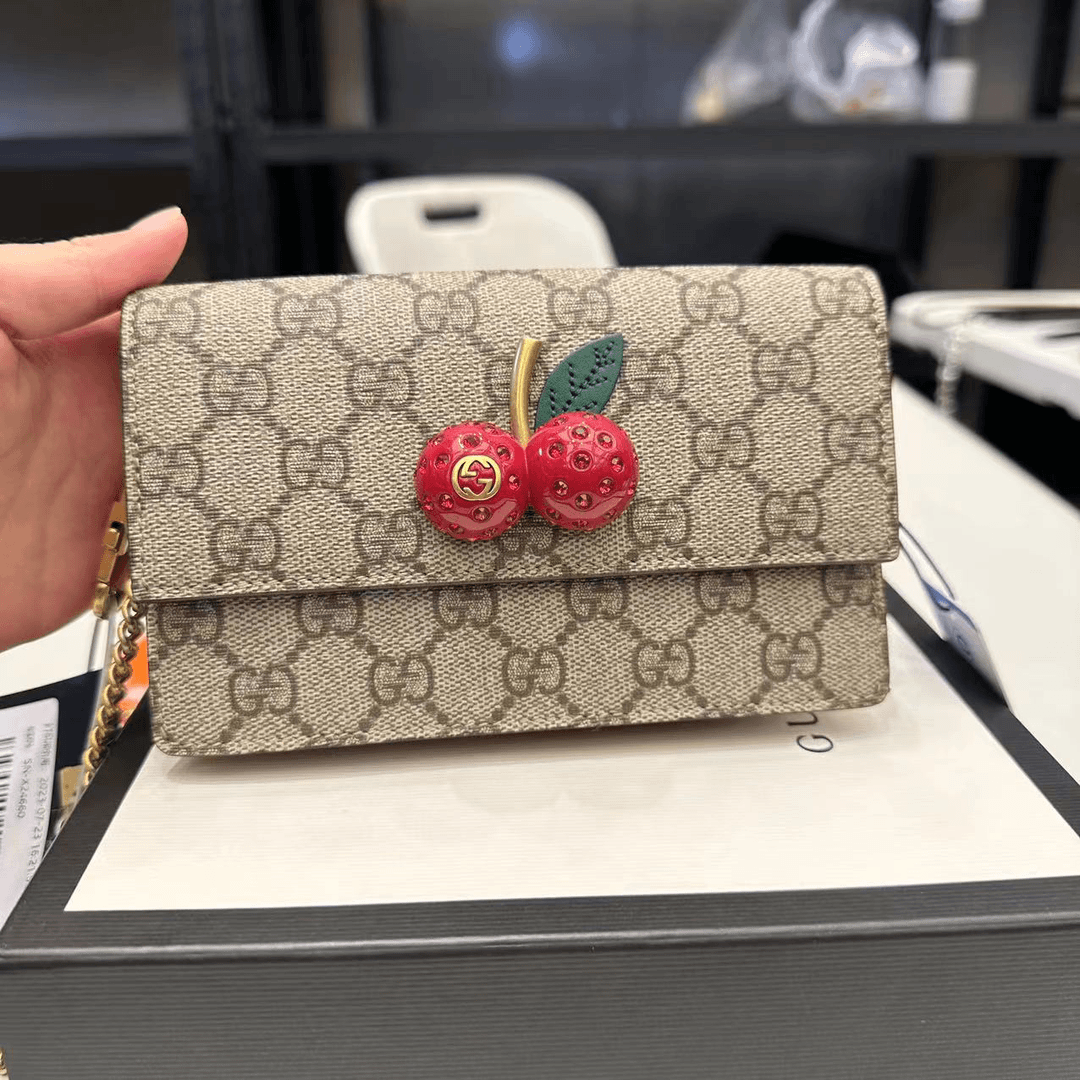 Gucci 古驰樱桃斜挎包/95新