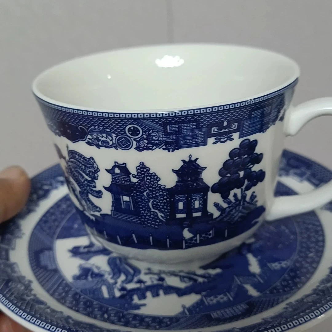 江南园林杯碟一套！