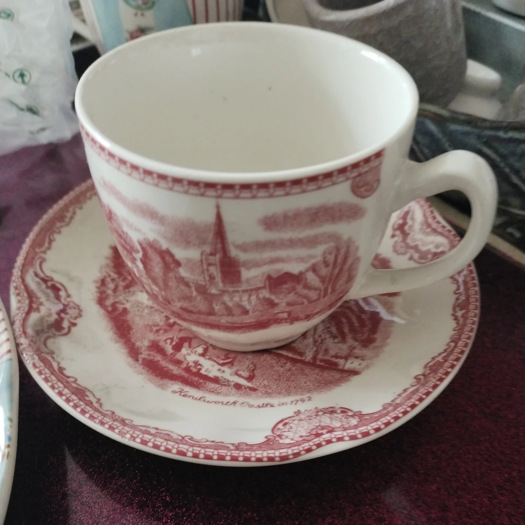 红堡杯碟一套！！！！