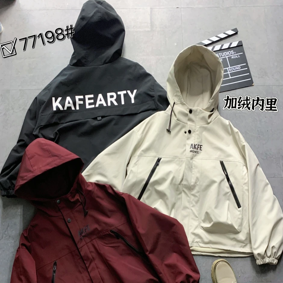 晶小妹时尚爆款防水防风冲锋衣