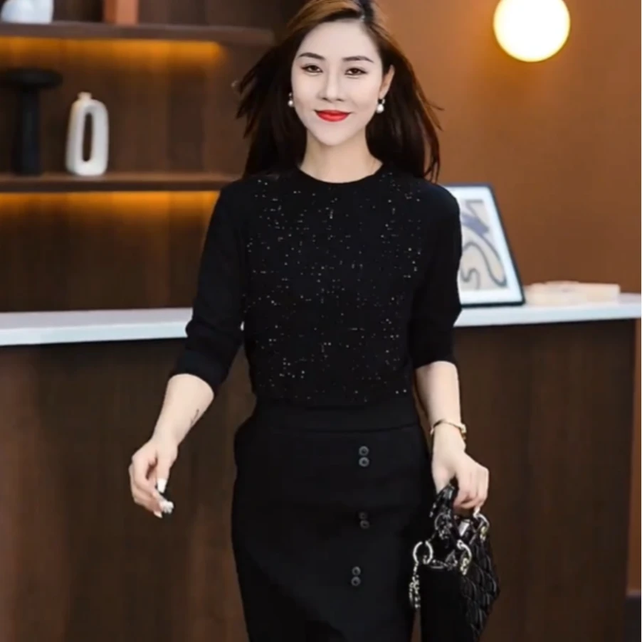 春秋薄绒亮钻长袖女秋冬时尚百搭修身圆领重工大码烫钻黑色显瘦