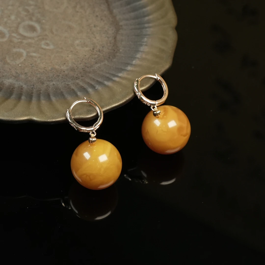 【老掌柜讲珠宝】耳扣款/蜜蜡耳环/19mm    M101852