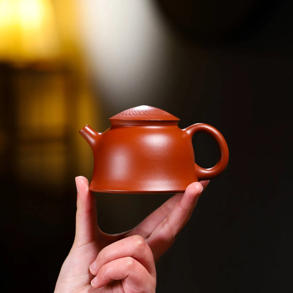 渔翁壶 190毫升 菱形9孔出水。 如同一老翁头带帽子垂钓于江边手制