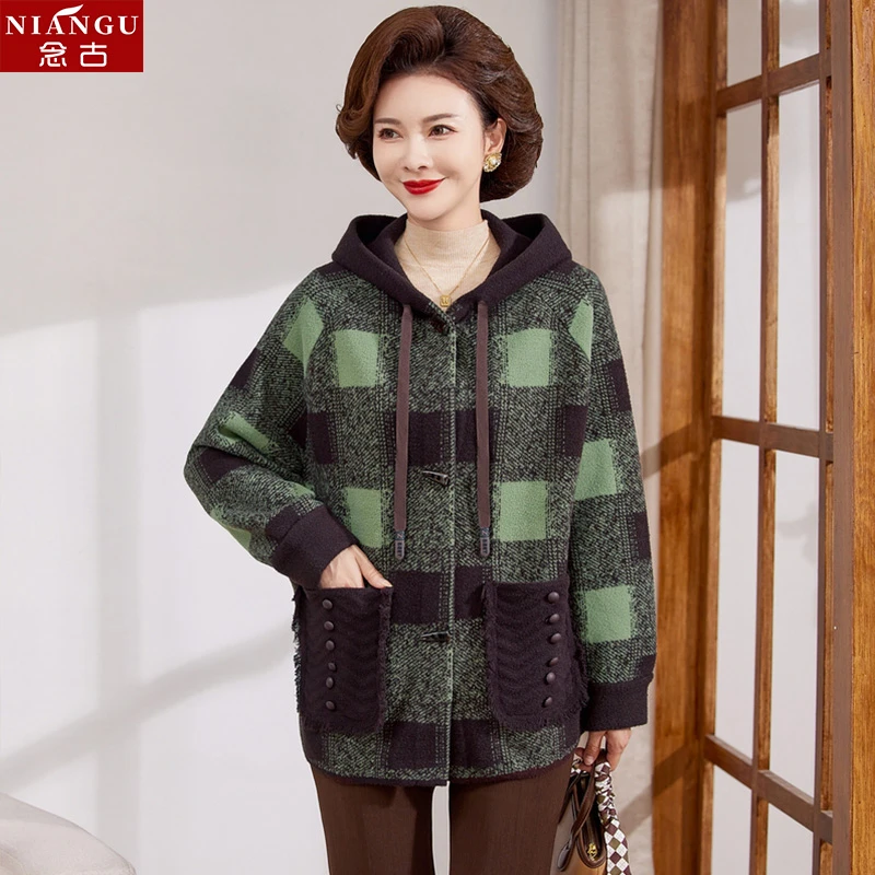 妈妈秋冬装针织加厚开衫外套洋气中老年女装宽松大码时尚夹克上衣