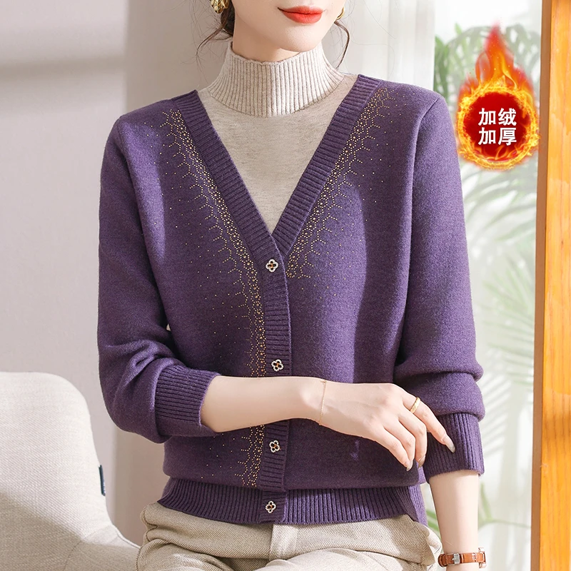 妈妈冬季加绒加厚针织上衣洋气 中老年女装一体绒半高领保暖毛衣