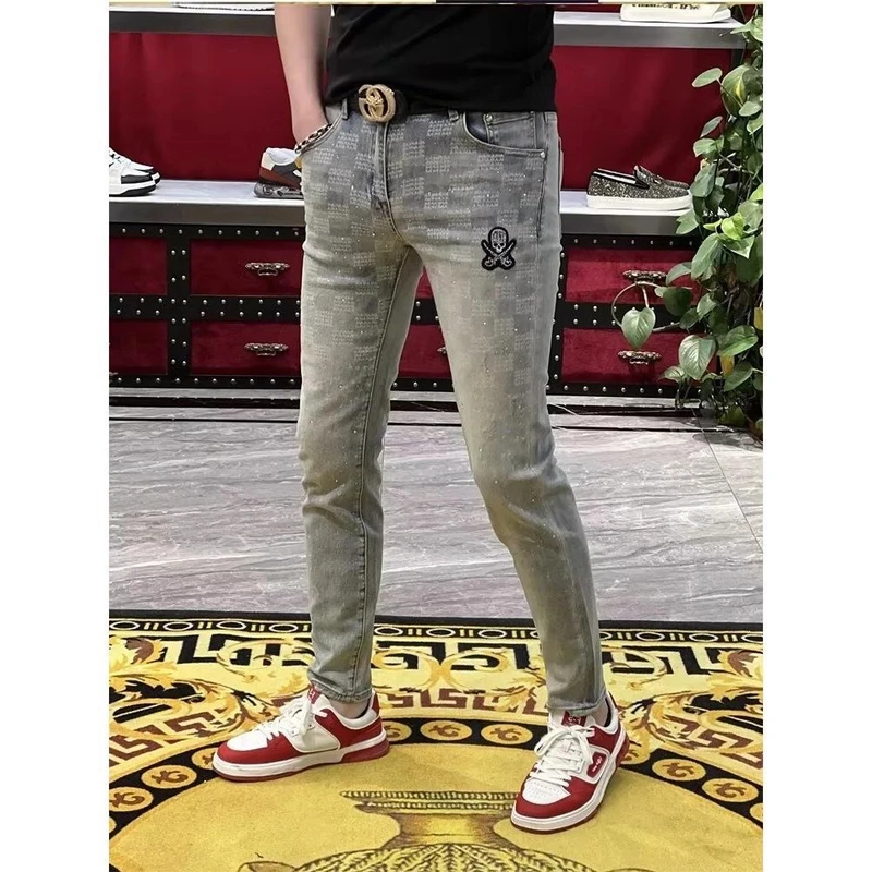 欧货高端浅蓝色牛仔裤男2024秋季时尚印花百搭修身弹力青年小脚裤