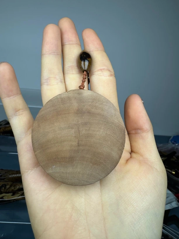 老山檀香圆形手把件吊坠