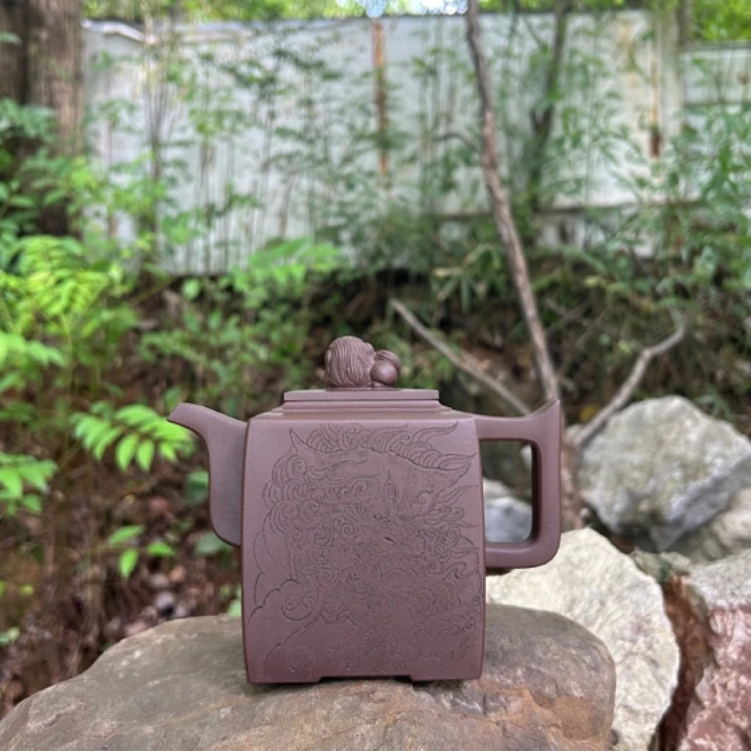 宜兴紫砂壶 麒麟献瑞  紫泥 容量约 550cc