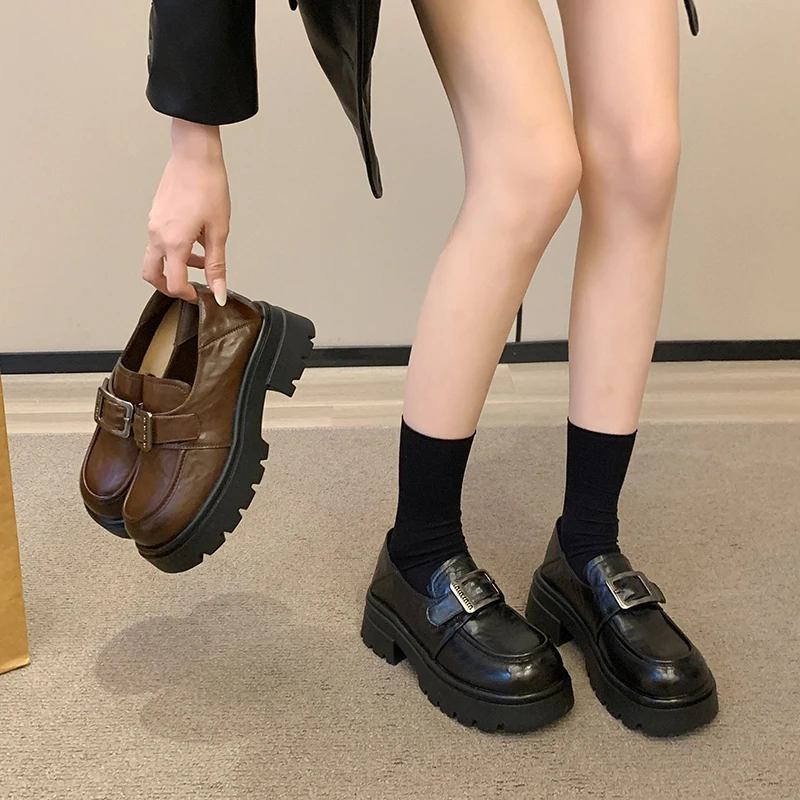 时尚复古2025新款套脚厚底增高粗跟乐福鞋女英伦风百搭舒适单鞋女