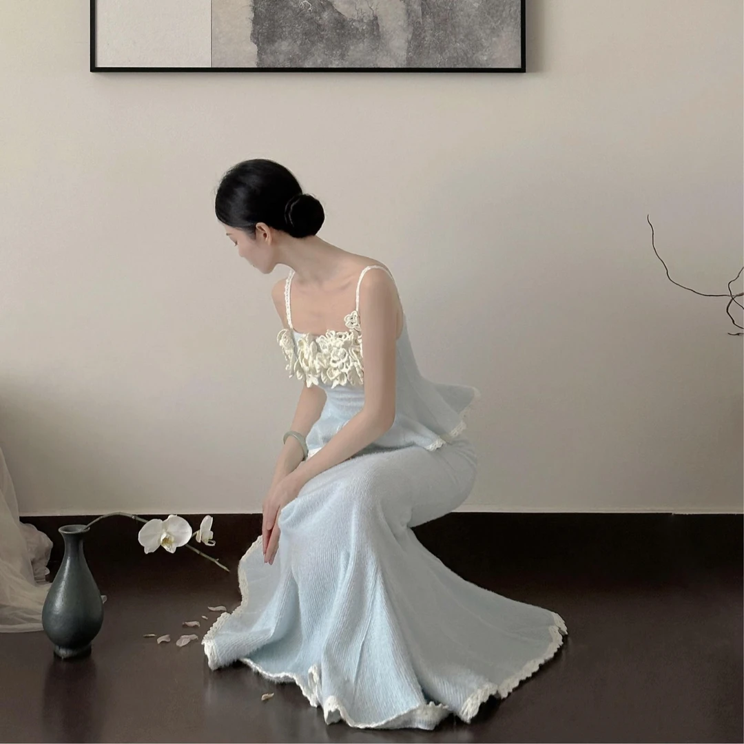 恣肆【11.9 20:00】柔蓝曼曼 缝花布鲁针织假两件连衣裙