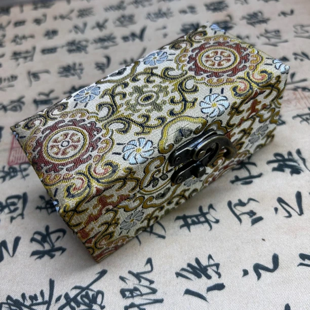 静德斋·【心某经小锦盒】11厘米大小半生半熟作品宣纸