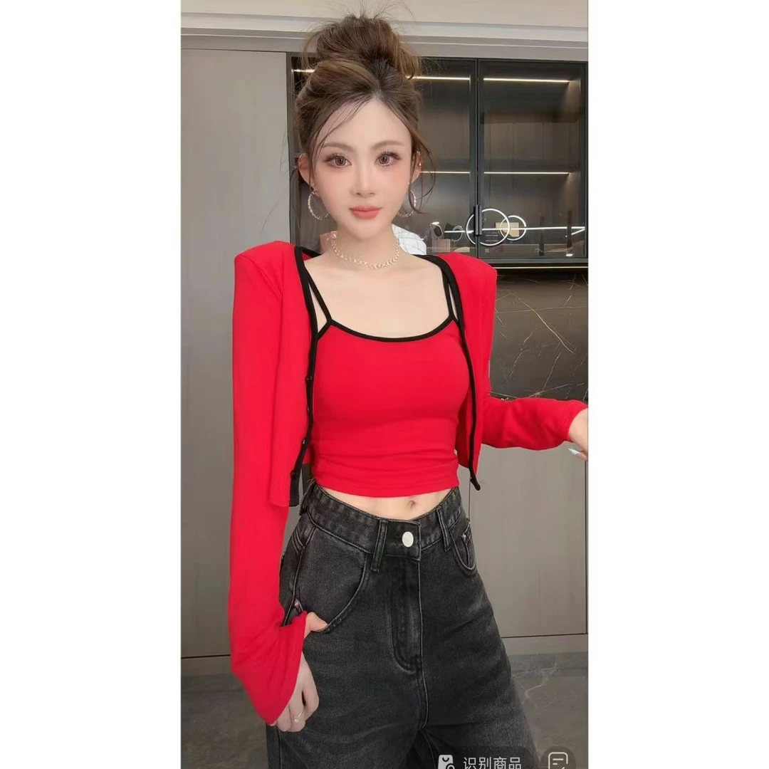 睿夕【心动诠释】带胸垫~撞色吊带+针织开衫两件套