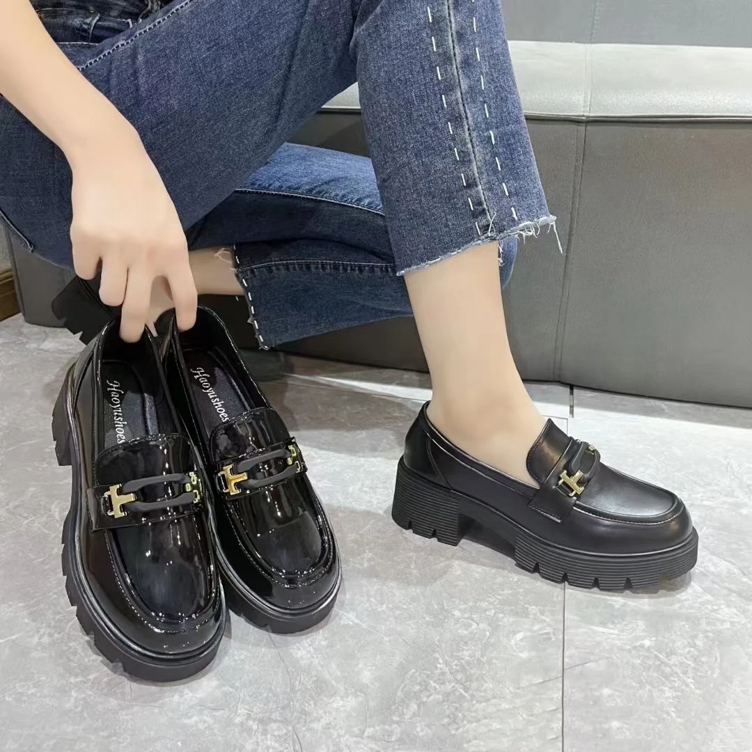 2024秋季新款百搭女鞋粗跟英伦小皮鞋女中跟妈妈鞋一脚蹬乐福鞋女