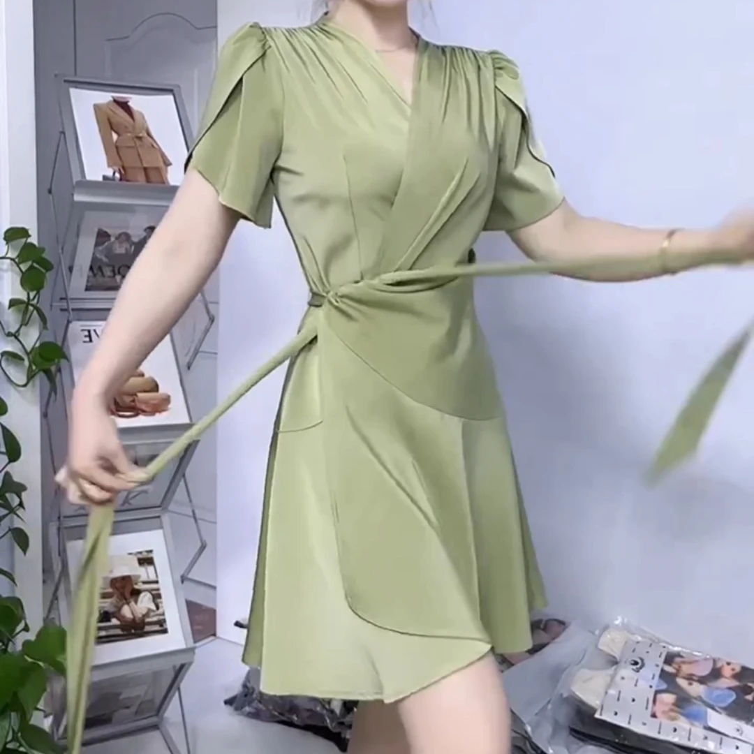 欧货时尚减龄连衣裙女夏季新款不规则拼接绑带设计洋气V领A字裙子