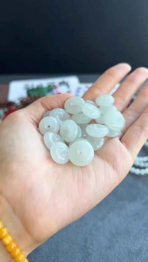 【闪购商品】翡翠吊坠(不含链)未镶嵌Z12买断多样性发一平安扣