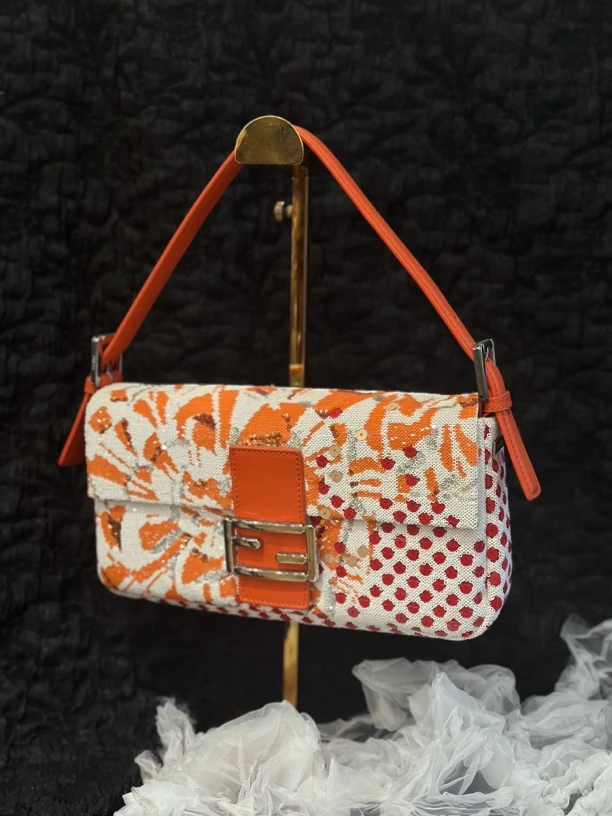 95新 FENDI/芬迪 夏七中古/芬迪/中古闪片法棍/腋下单肩包
