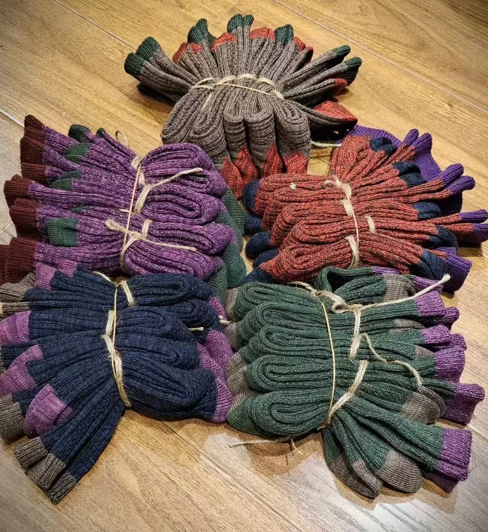 小慧麻衣～原创袜子，3双起拍，拍了备注颜色