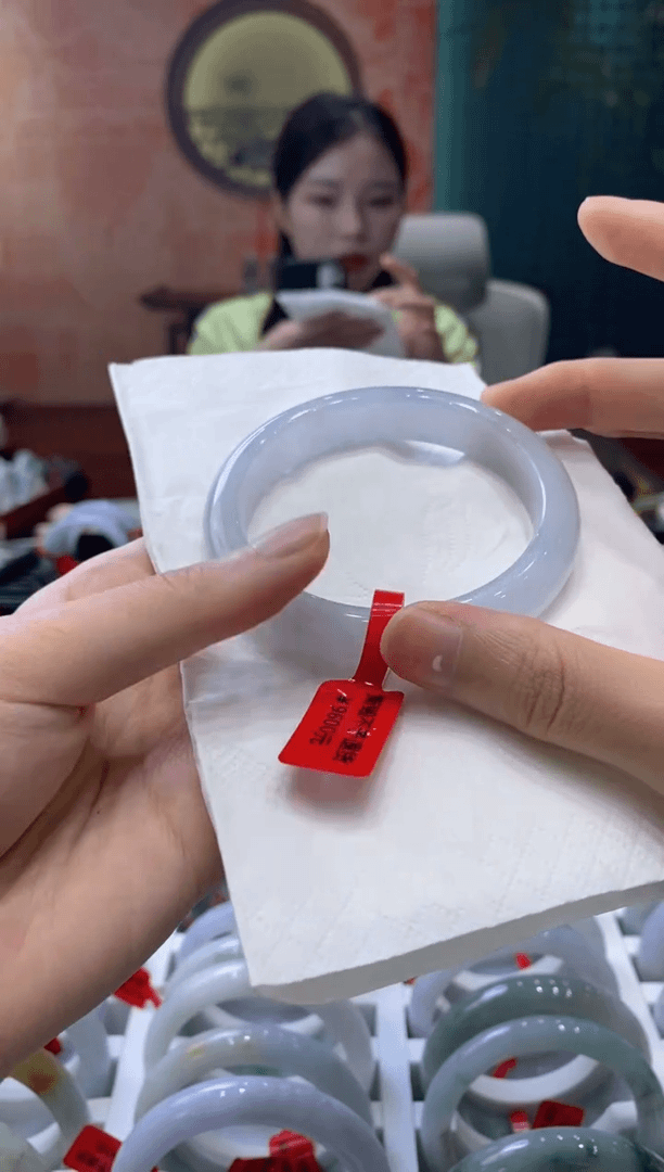 【闪购商品】翡翠手镯未镶嵌多人03047