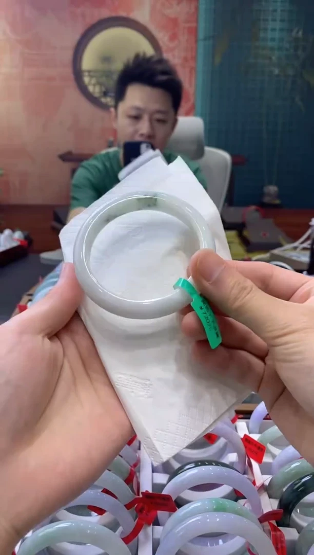 【闪购商品】翡翠手镯未镶嵌00002114