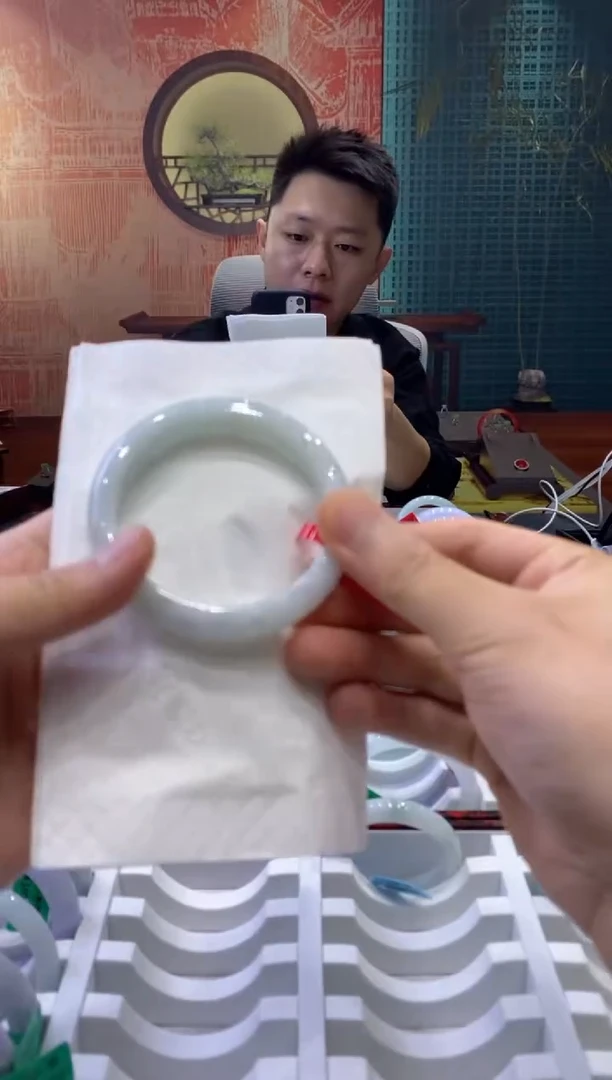 【闪购商品】翡翠手镯未镶嵌00015798