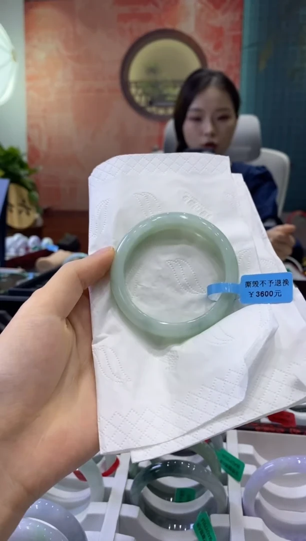 【闪购商品】翡翠手镯未镶嵌多人18467