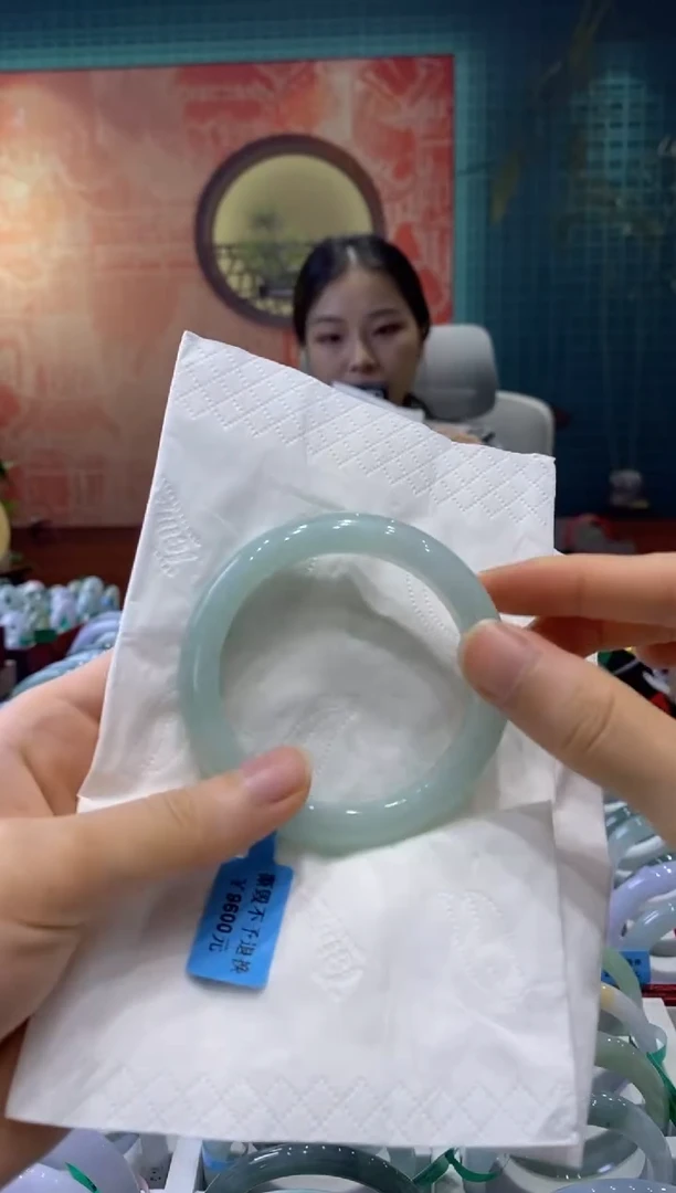 【闪购商品】翡翠手镯未镶嵌多人15476
