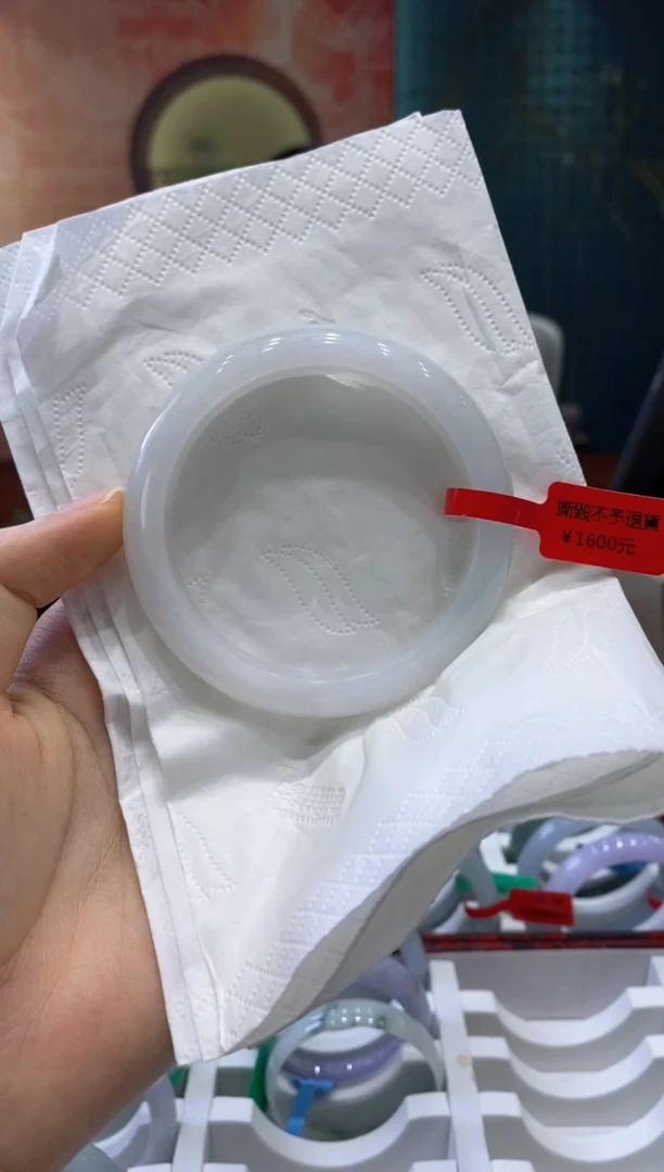 【闪购商品】翡翠手镯未镶嵌多人18518