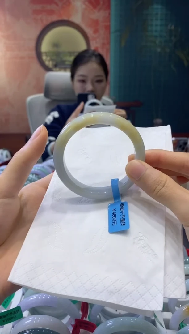 【闪购商品】翡翠手镯未镶嵌多人15364