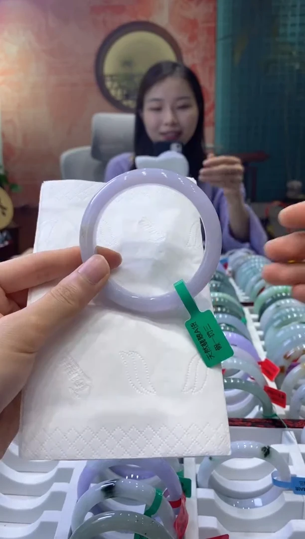 【闪购商品】翡翠手镯未镶嵌多人18331