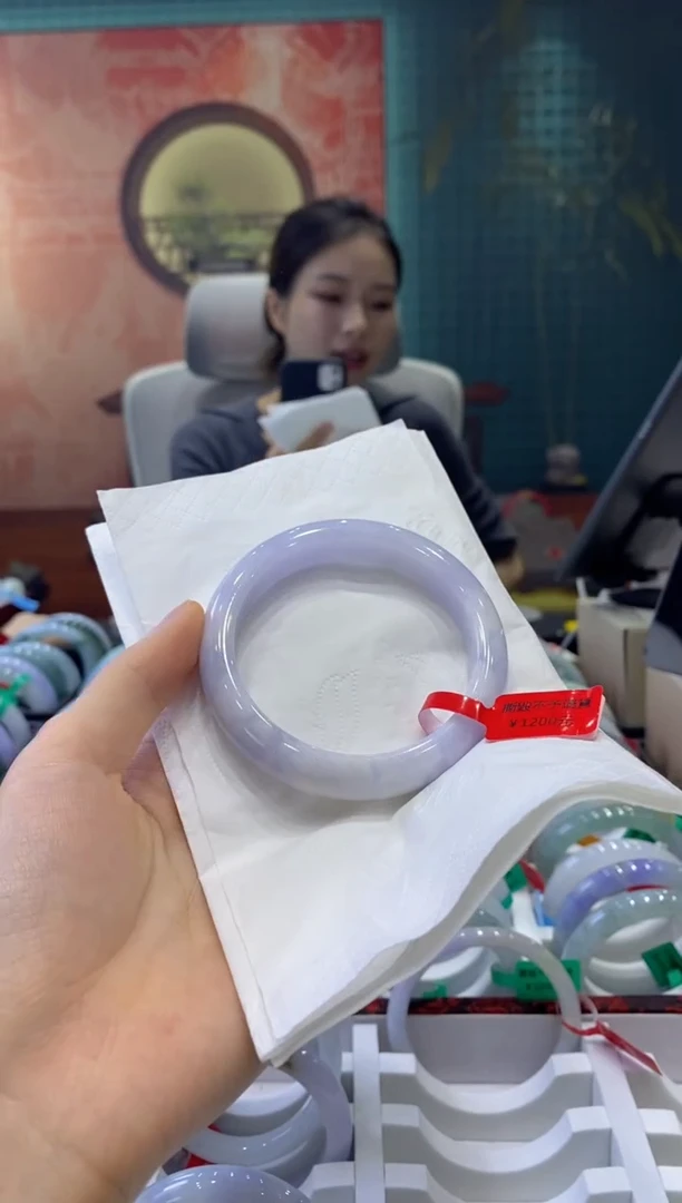 【闪购商品】翡翠手镯未镶嵌多人16442