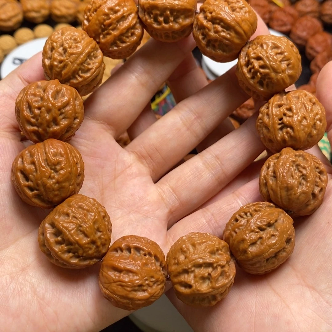 【闪购商品】桃核吊坠麻花绣球