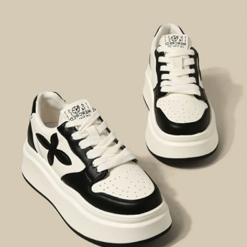 法国TOUCH MISS轻奢真皮熊猫板鞋女2024新款厚底百搭黑白休闲鞋潮