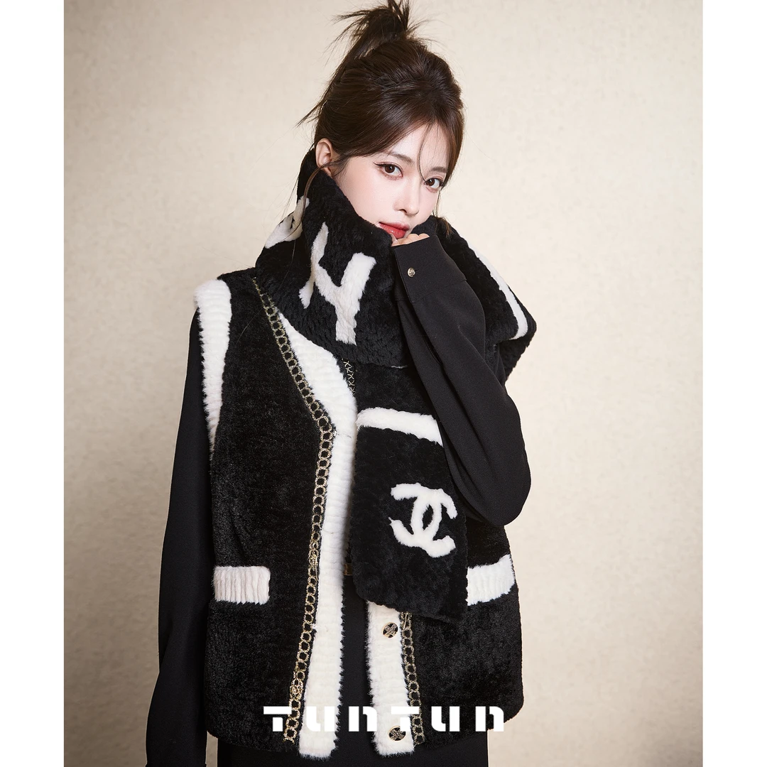 吞吞TUNT【时间煮雪】经典黑白 时髦贵气马夹(含吊坠)