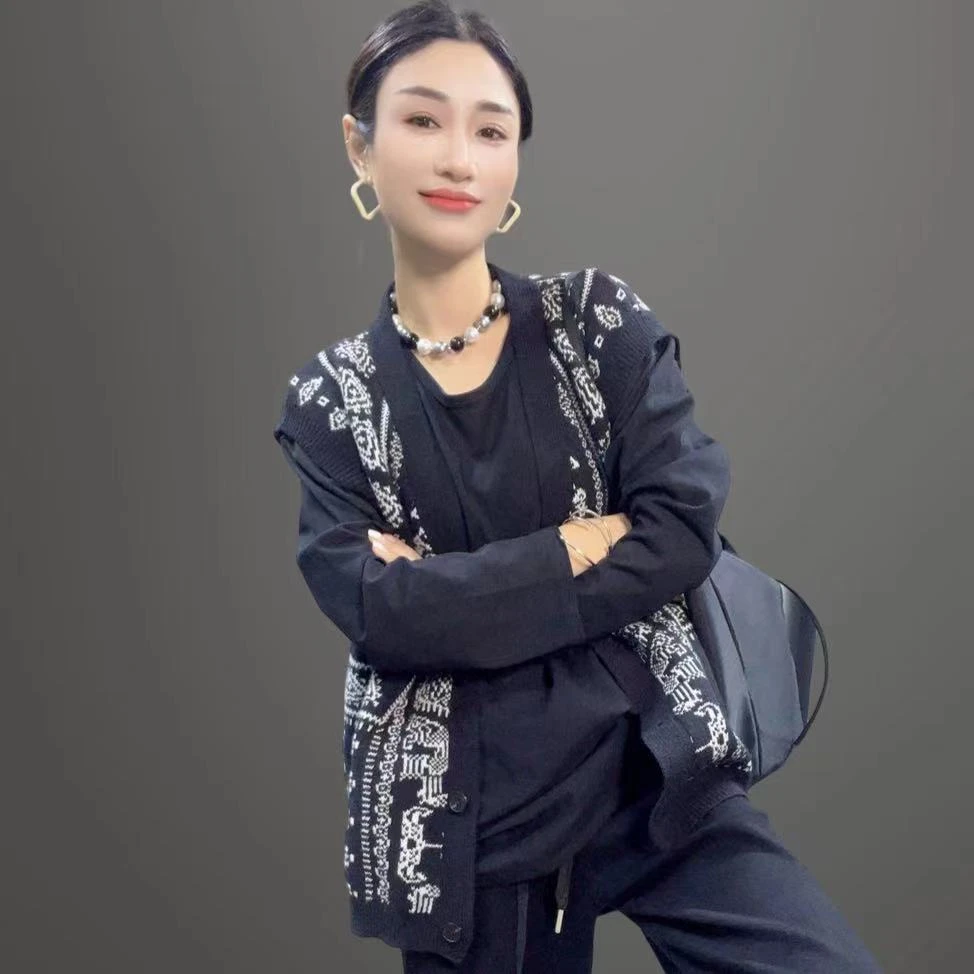 米艺服饰穿搭5068新款欧货潮流时尚经典印花针织休闲百搭马甲