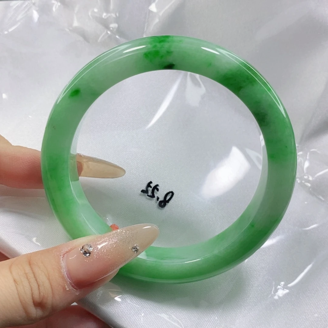 翡翠手镯未镶嵌仅*心55.8圈