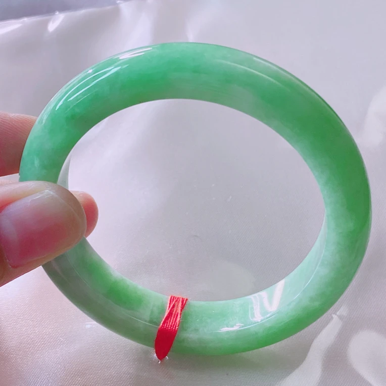 缅甸天然A货翡翠手镯55/56圈口时尚女款百搭绿色宽边翡翠色