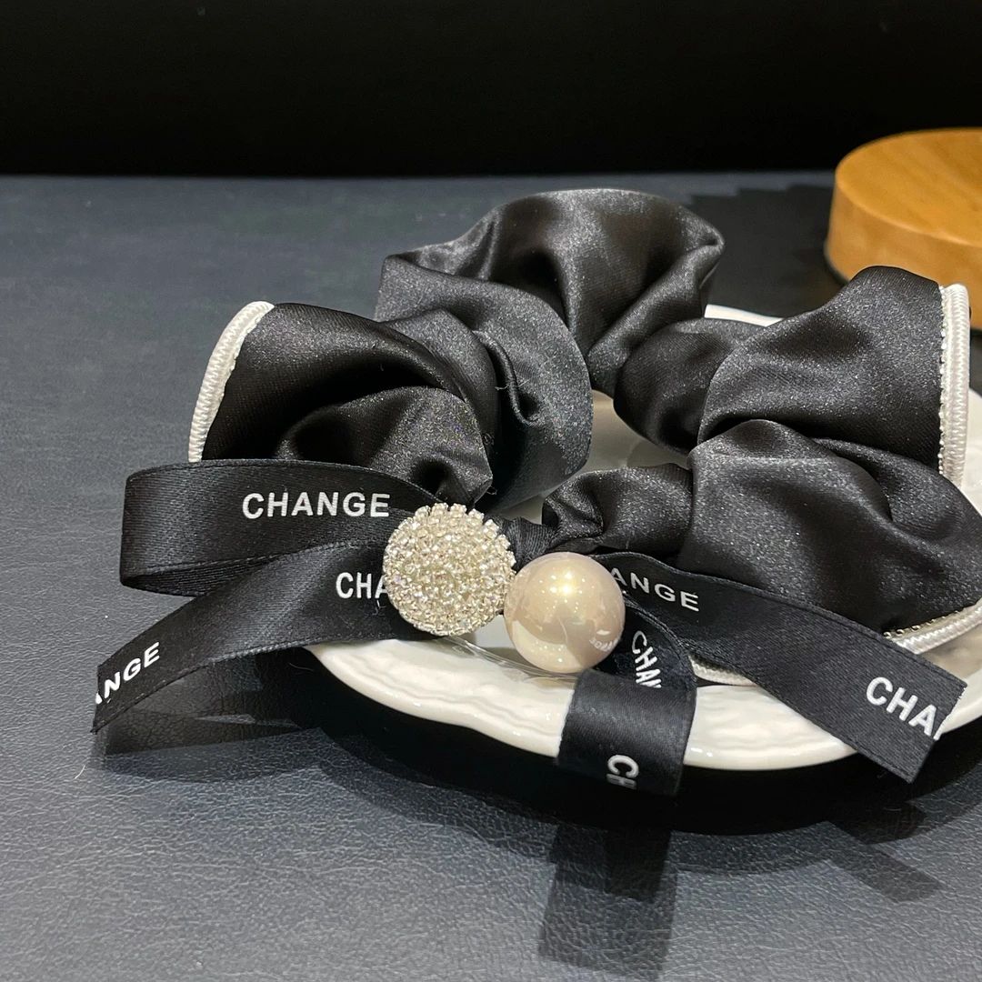 雏奇精选  韩版缎面香风字母发圈H268