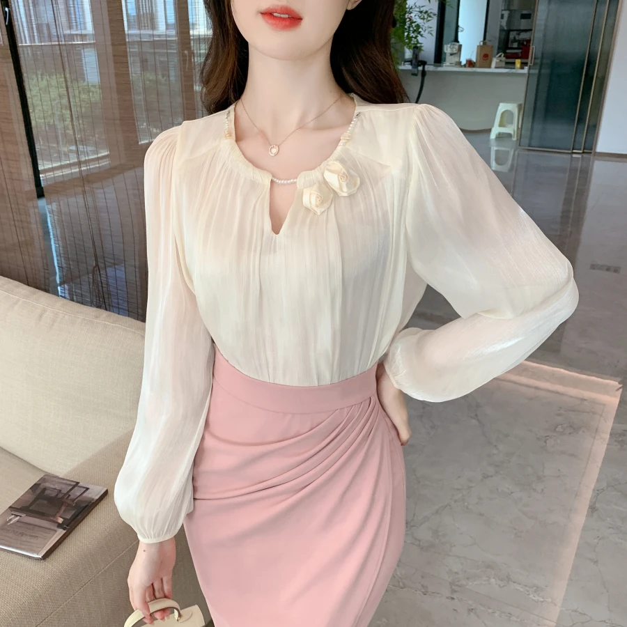 已出货2024春装新款小心机圆领珍珠花朵雪纺衫温柔长袖超仙小衫女