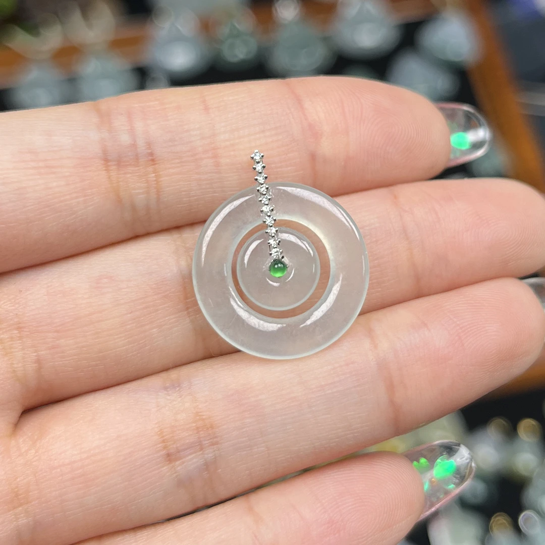 于于珠宝-天然A货缅甸翡翠18K金镶嵌冰种子母扣尺寸：20.1×2.7mm