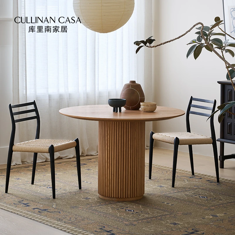 库里南家居多纳特原木风餐桌休闲洽谈桌罗马柱小户型白蜡实木圆桌