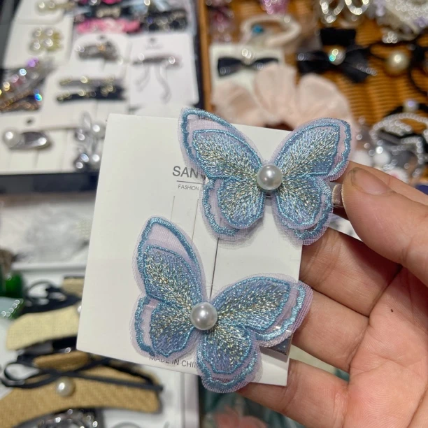 A-231蓝色粉色蝴蝶结珠珠可爱鸭架一对