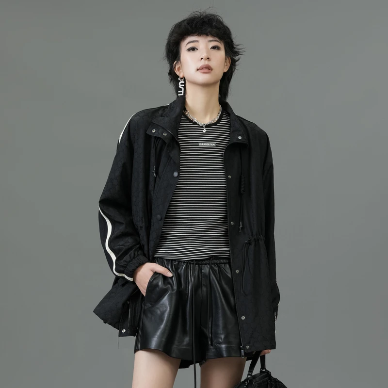 UTI黑色中长外套UK140707690