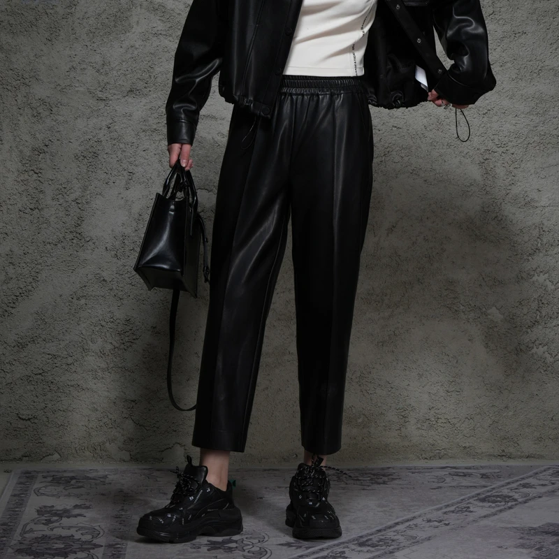 【专柜新品】U/TI 黑色显瘦烟管九分皮质复古酷帅风休闲裤