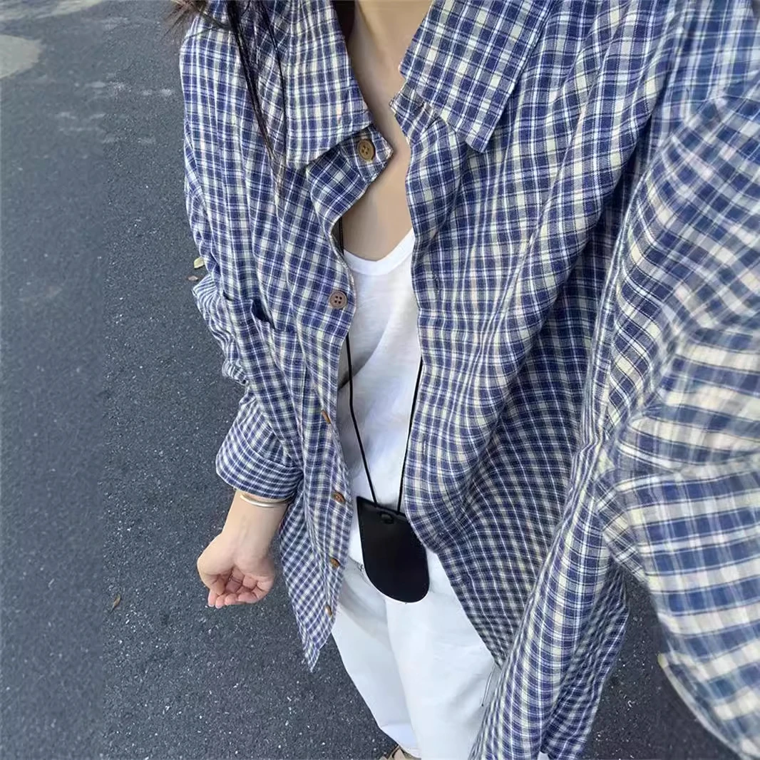 复古蓝色长袖格子衬衫女早秋慵懒风上衣休闲格纹外套宽松外搭衬衣