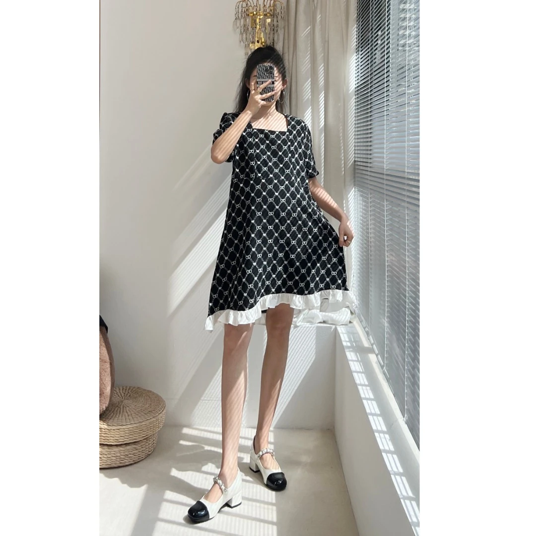 【孕雅怡】孕妇夏季连衣裙方领刺绣气质时尚显瘦宽松