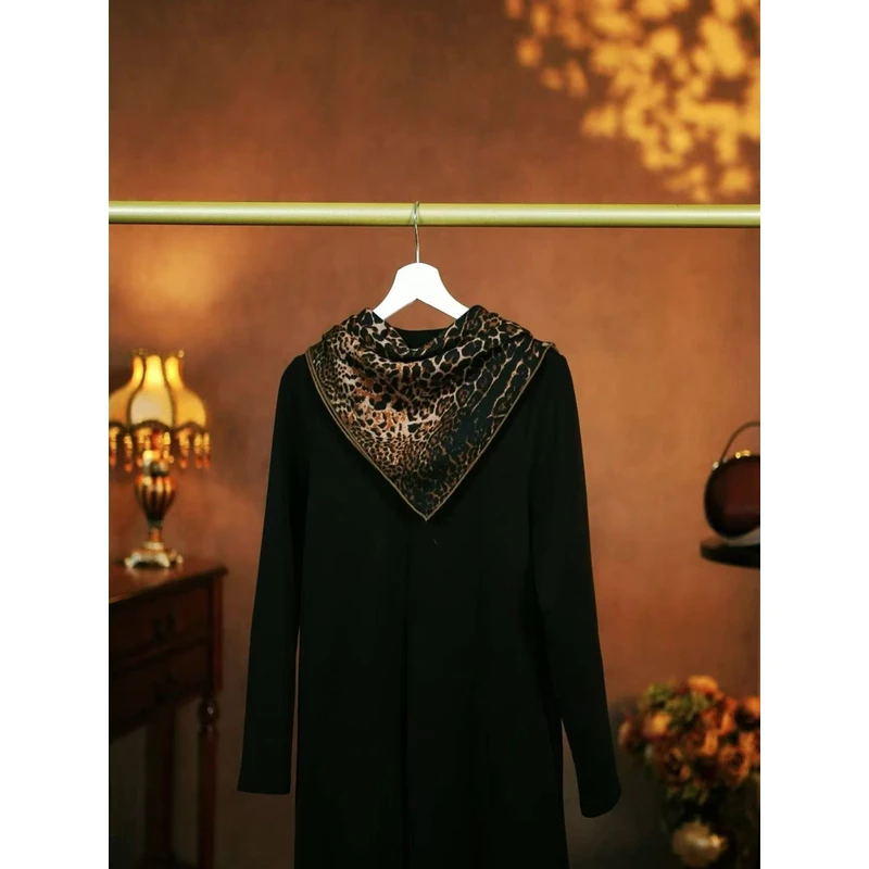 丝毛【豹纹】手工卷边时尚围巾丝巾披肩70方巾