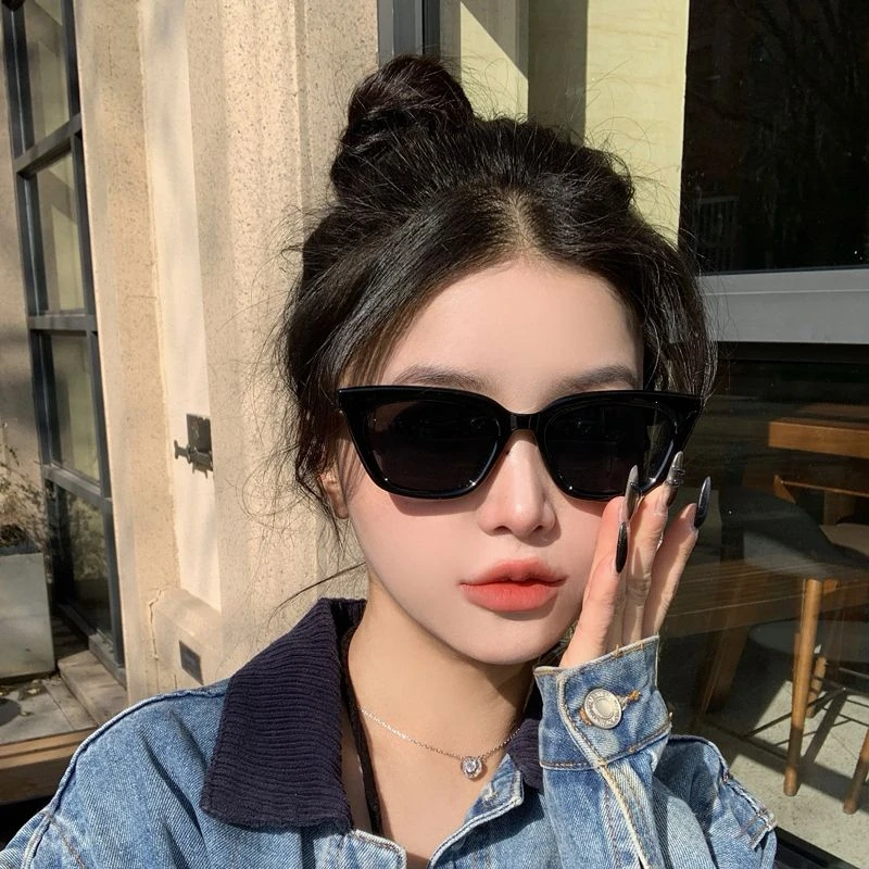 猫眼墨镜女款高级感显脸小2024新款欧美风方圆脸窄框拍照太阳眼镜